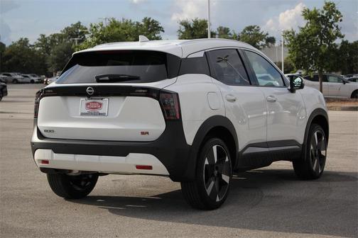 2025 Nissan Kicks SR
