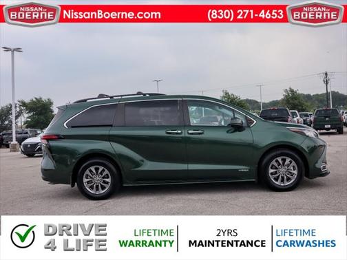 2021 Toyota Sienna XLE 8 Passenger
