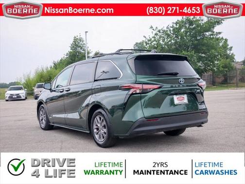 2021 Toyota Sienna XLE 8 Passenger