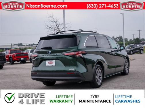 2021 Toyota Sienna XLE 8 Passenger