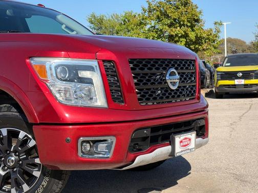 Cayenne Red Metallic 2019 Nissan Titan PRO-4X