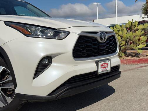Blizzard Pearl 2020 Toyota Highlander XLE
