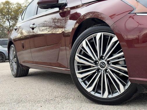 2023 Nissan Altima 2.5 SL