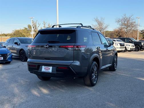 2026 Nissan Pathfinder SV