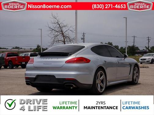 2016 Porsche Panamera 4