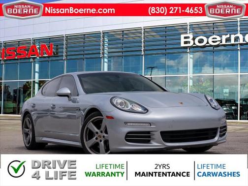 2016 Porsche Panamera 4
