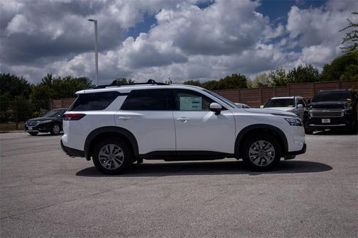 2025 Nissan Pathfinder SV FWD
