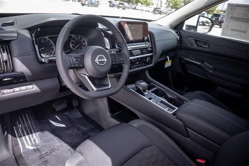 2025 Nissan Pathfinder SV FWD