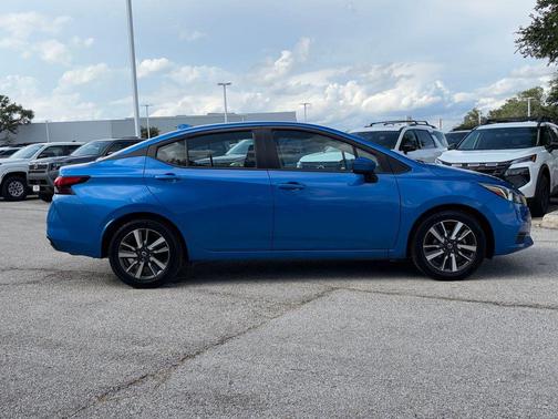 Electric Blue Metallic 2021 Nissan Versa 1.6 SV