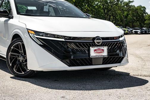 Aspen White Tricoat 2026 Nissan Sentra SR