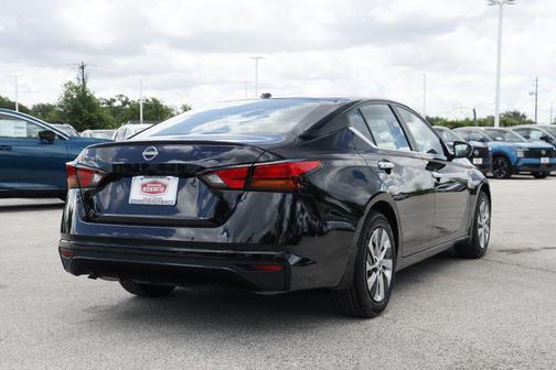Super Black 2025 Nissan Altima S FWD