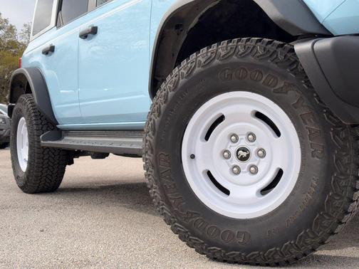 2025 Ford Bronco Heritage Edition