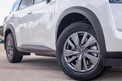 2025 Nissan Pathfinder SV FWD