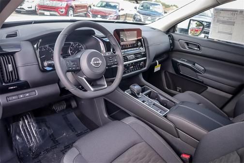 2025 Nissan Pathfinder SV FWD