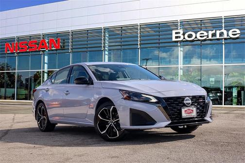 2025 Nissan Altima SR FWD