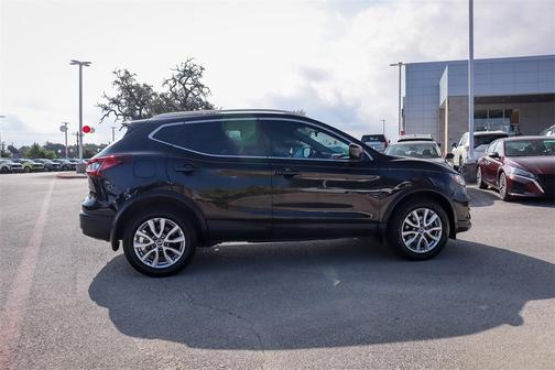 2021 Nissan Rogue Sport SV