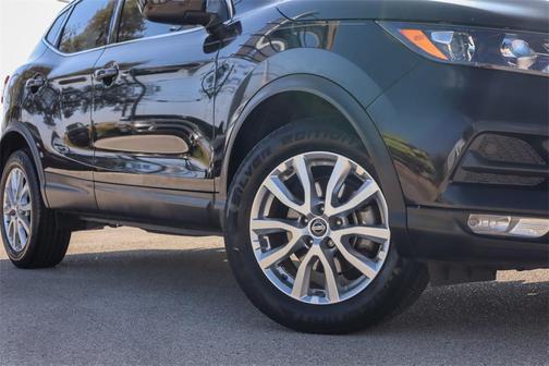 2021 Nissan Rogue Sport SV