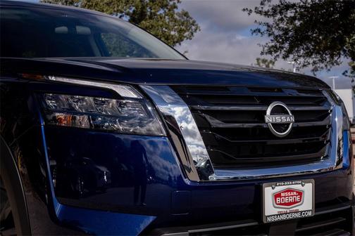 2025 Nissan Pathfinder SV FWD