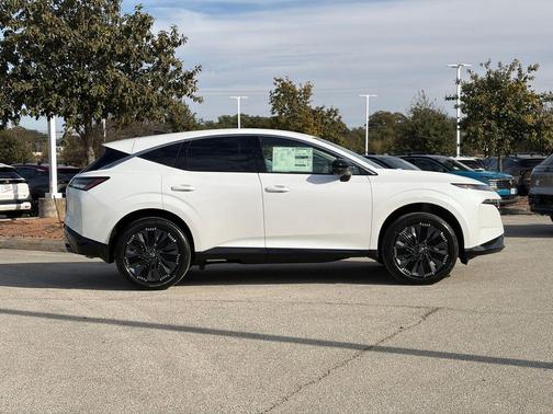 Everest White Pearl Tricoat 2026 Nissan Murano Platinum