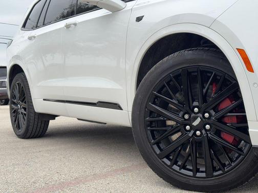 Crystal White Tricoat 2025 Cadillac XT6 Sport AWD