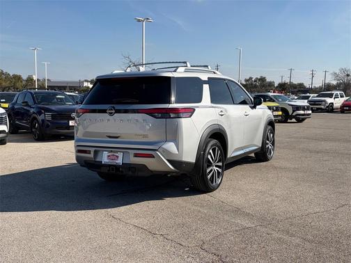 2023 Nissan Pathfinder Platinum 4WD