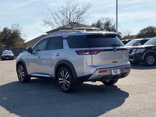 2023 Nissan Pathfinder Platinum 4WD