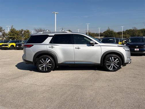2023 Nissan Pathfinder Platinum 4WD