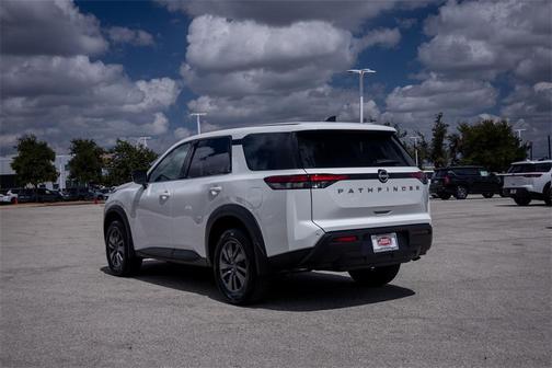 2025 Nissan Pathfinder S FWD