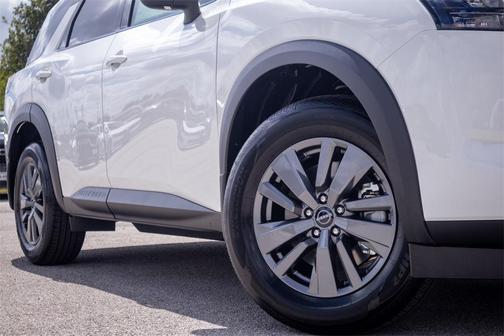 2025 Nissan Pathfinder S FWD