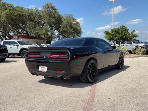 Pitch Black Clearcoat 2020 Dodge Challenger R/T