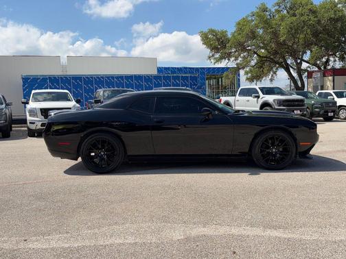 Pitch Black Clearcoat 2020 Dodge Challenger R/T