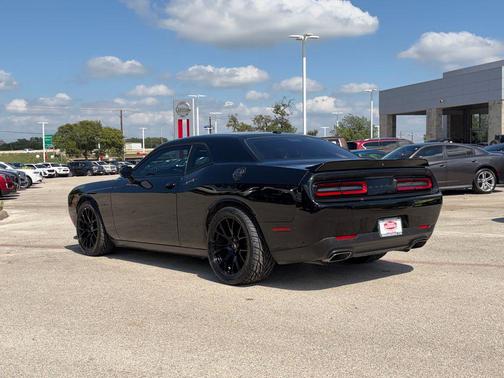 Pitch Black Clearcoat 2020 Dodge Challenger R/T