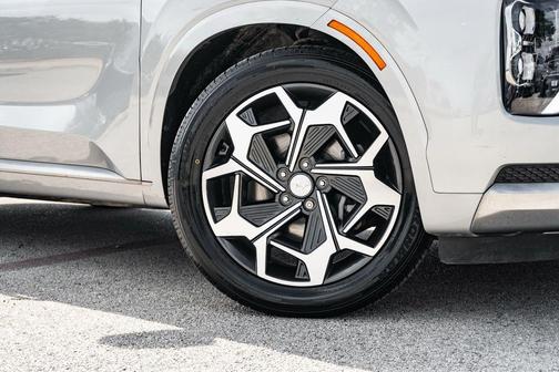 Typhoon Silver 2022 Hyundai PALISADE Calligraphy