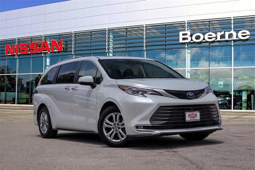 2023 Toyota Sienna Platinum 7 Passenger