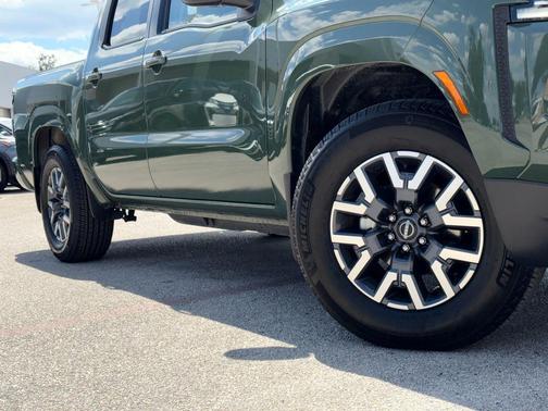 Tactical Green Metallic 2024 Nissan Frontier SL