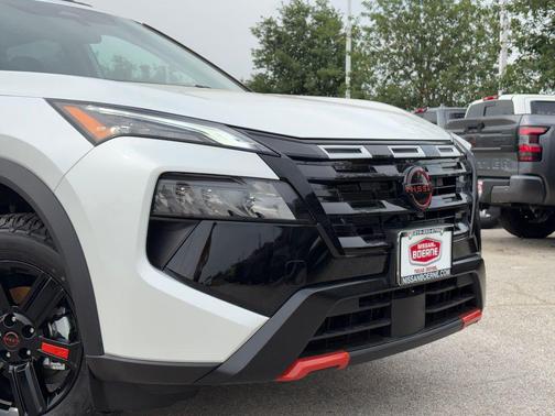 Everest White Pearl Tricoat 2026 Nissan Rogue Rock Creek
