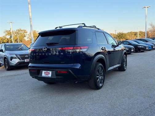 2026 Nissan Pathfinder SV