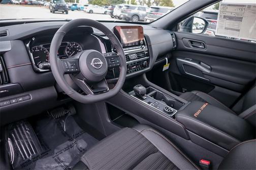 2025 Nissan Pathfinder Rock Creek 4WD