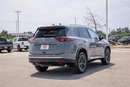 2025 Nissan Rogue Platinum