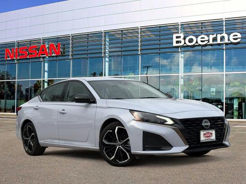 2024 Nissan Altima SR FWD