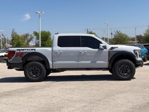 2025 Ford F-150 Raptor R