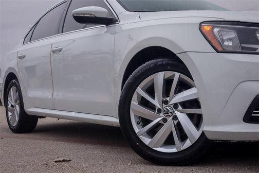 2018 Volkswagen Passat 2.0T SE