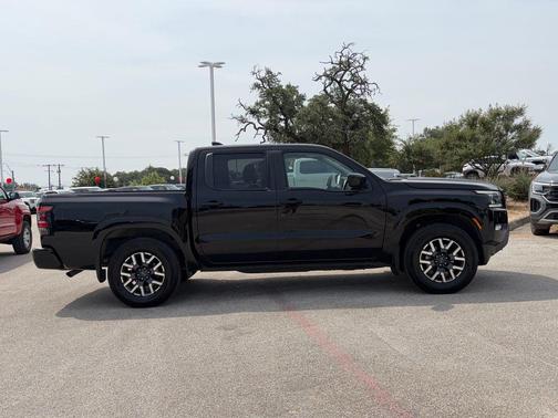 Super Black 2024 Nissan Frontier SL
