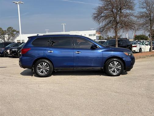 2019 Nissan Pathfinder S