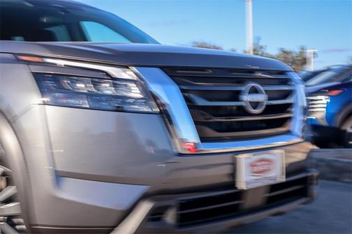 2025 Nissan Pathfinder S FWD