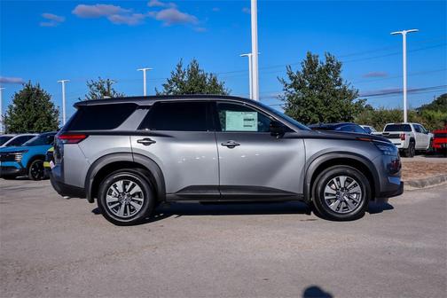 2025 Nissan Pathfinder S FWD