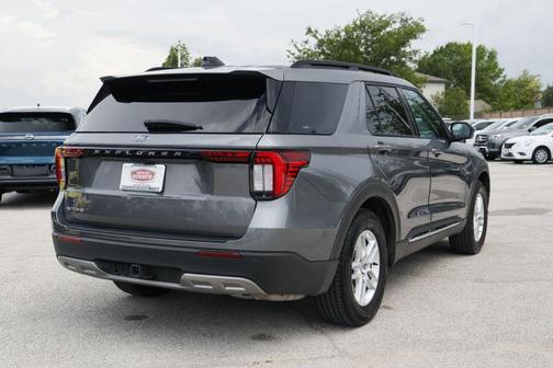 CARBONIZED GRAY METALLIC 2025 Ford Explorer Active