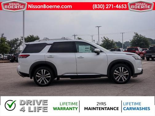 2025 Nissan Pathfinder Platinum FWD