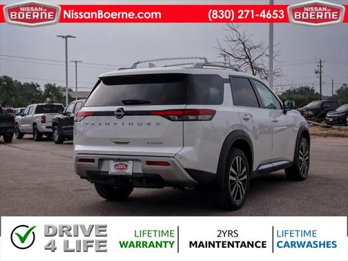 2025 Nissan Pathfinder Platinum FWD