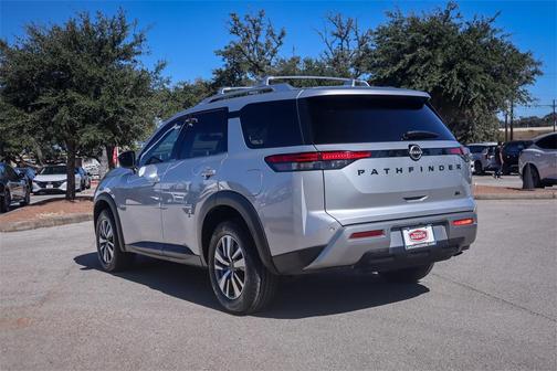 2023 Nissan Pathfinder SL FWD